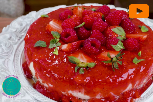 Cheesecake cu zmeură și căpșuni (VIDEO)
